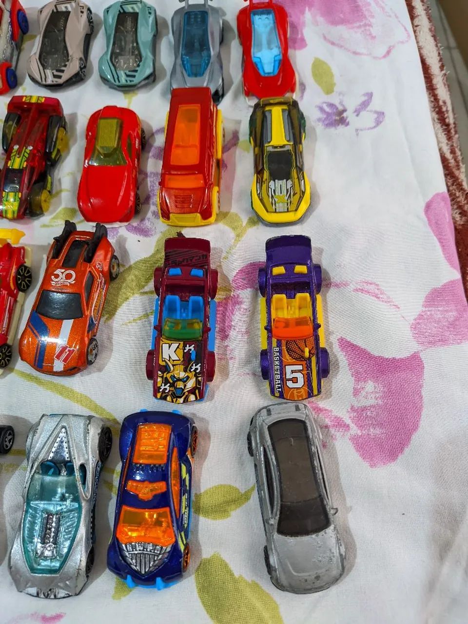 Lote 4  Hotwheels usados. - Foto 2