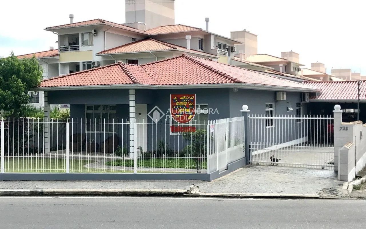 Casa à Venda em Canasvieiras, Florianópolis - SC