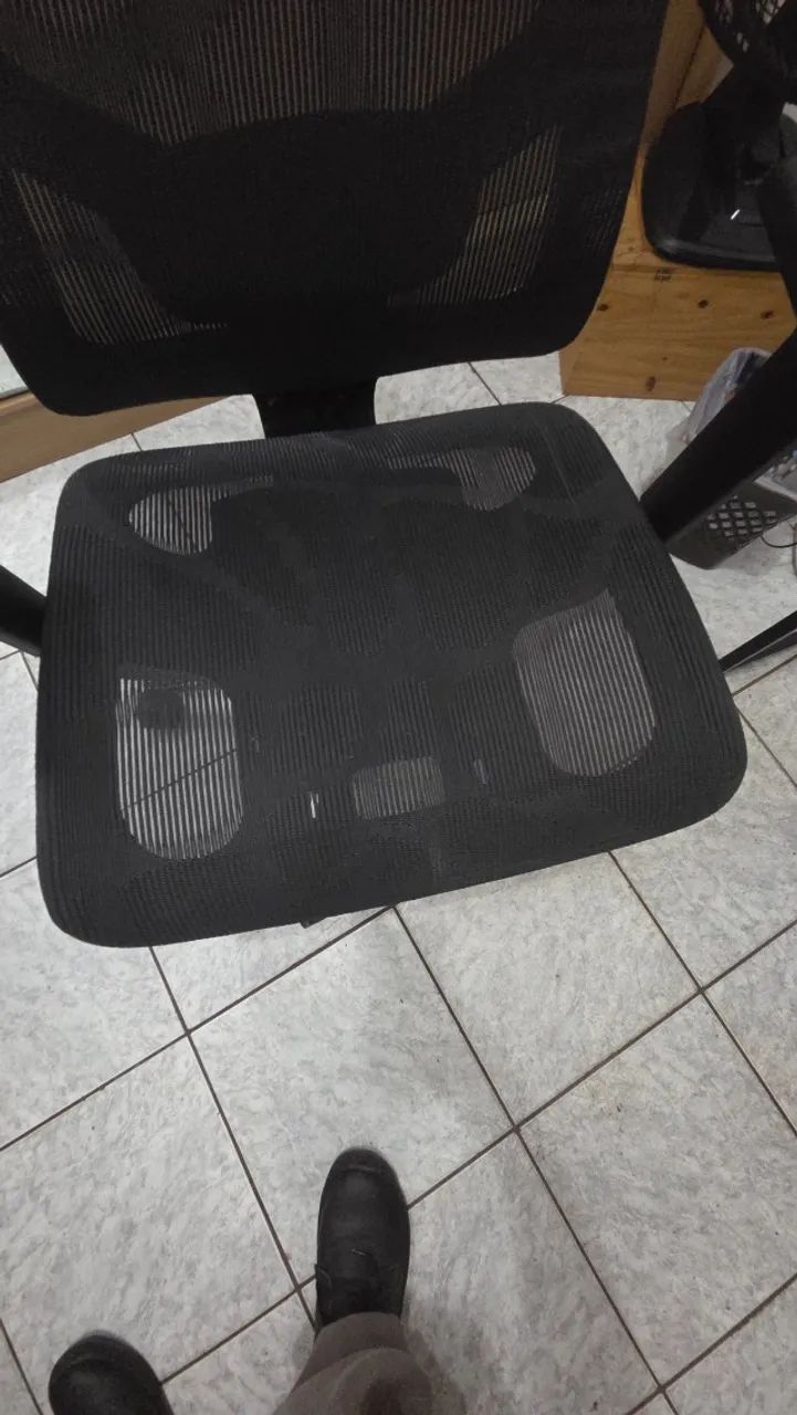 Cadeira ergonômica  - Foto 3