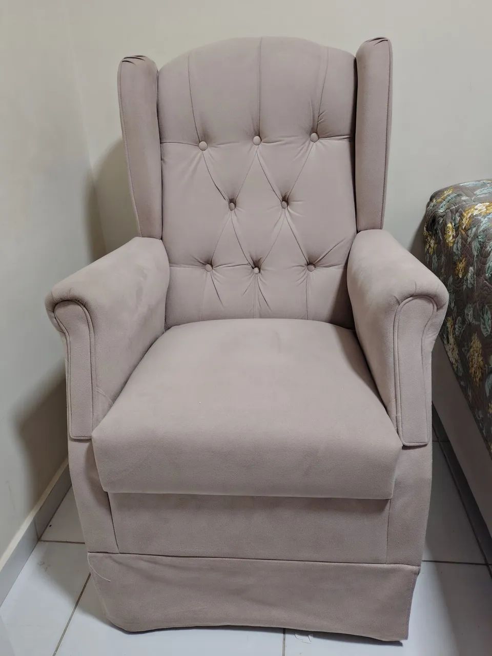 Poltrona de amamentação Super Confortável com tecido Suede. Até 3x sem juros!!