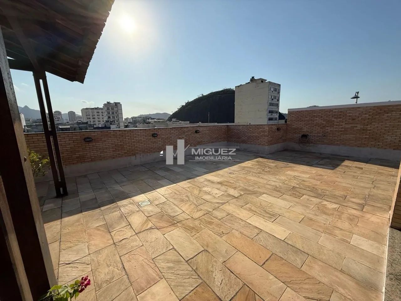 COBERTURA À VENDA com 230M². RUA MARQUES DE VALENÇA, COM 4 QUARTOS, SUITE, 2 VAGAS, ÀREA G - Foto 2