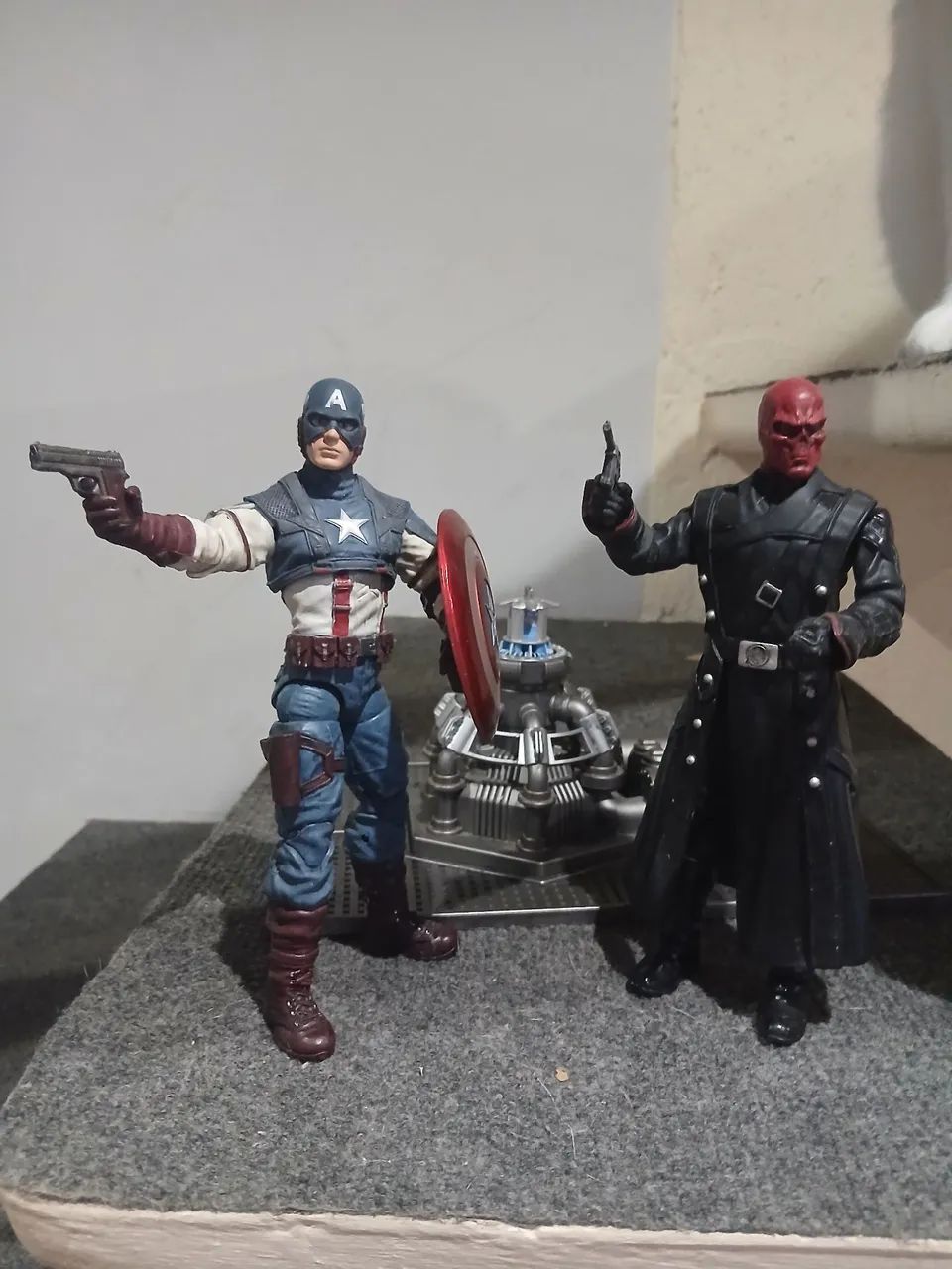 Capitão América e Caveira Vermelha Marvel Select (base inclusa) - Foto 4