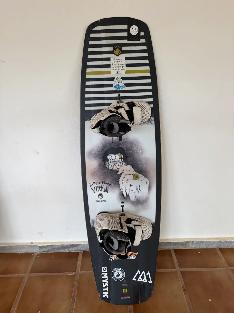Prancha Wakeboard com botas 