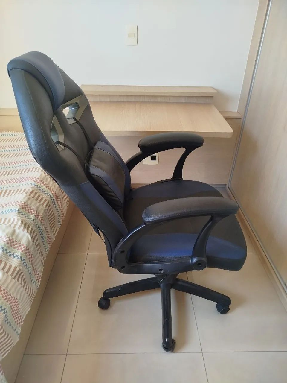 Cadeira Gamer Ergonômica com almofada - Foto 4