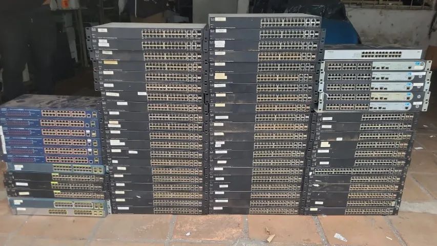 Switch Cisco Fast  Sf300-24p 24Portas Fast 10 100 - Foto 2