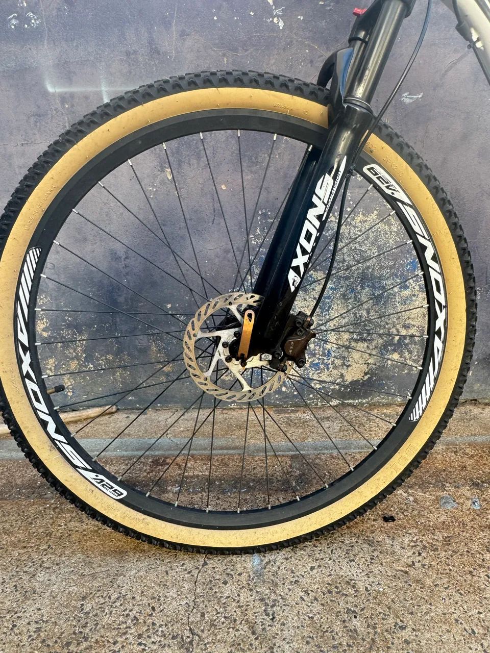 Vende-se bicicleta axons aro 29 semi-nova - Foto 3