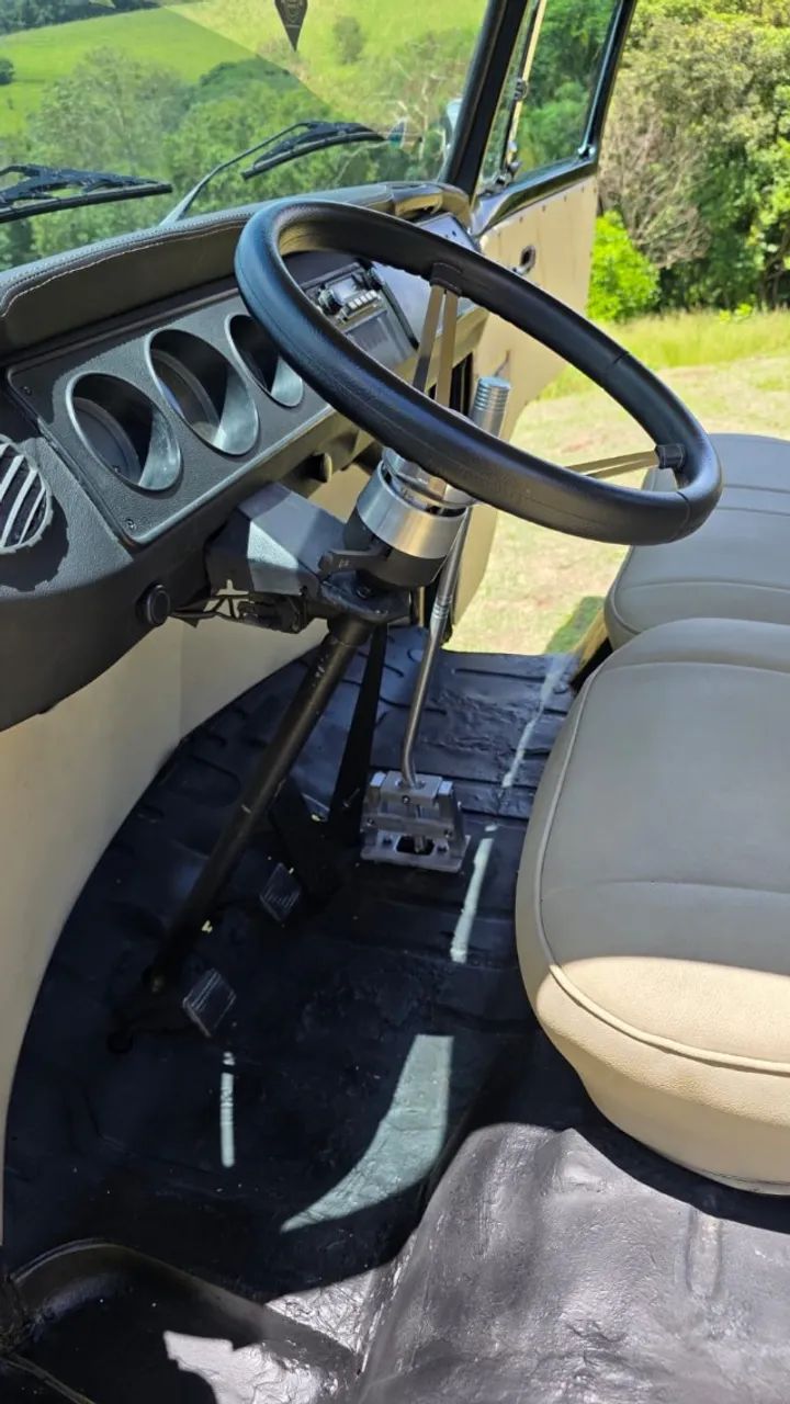 Volkswagen Kombi Standard/ Luxo/ Serie Prata 1979