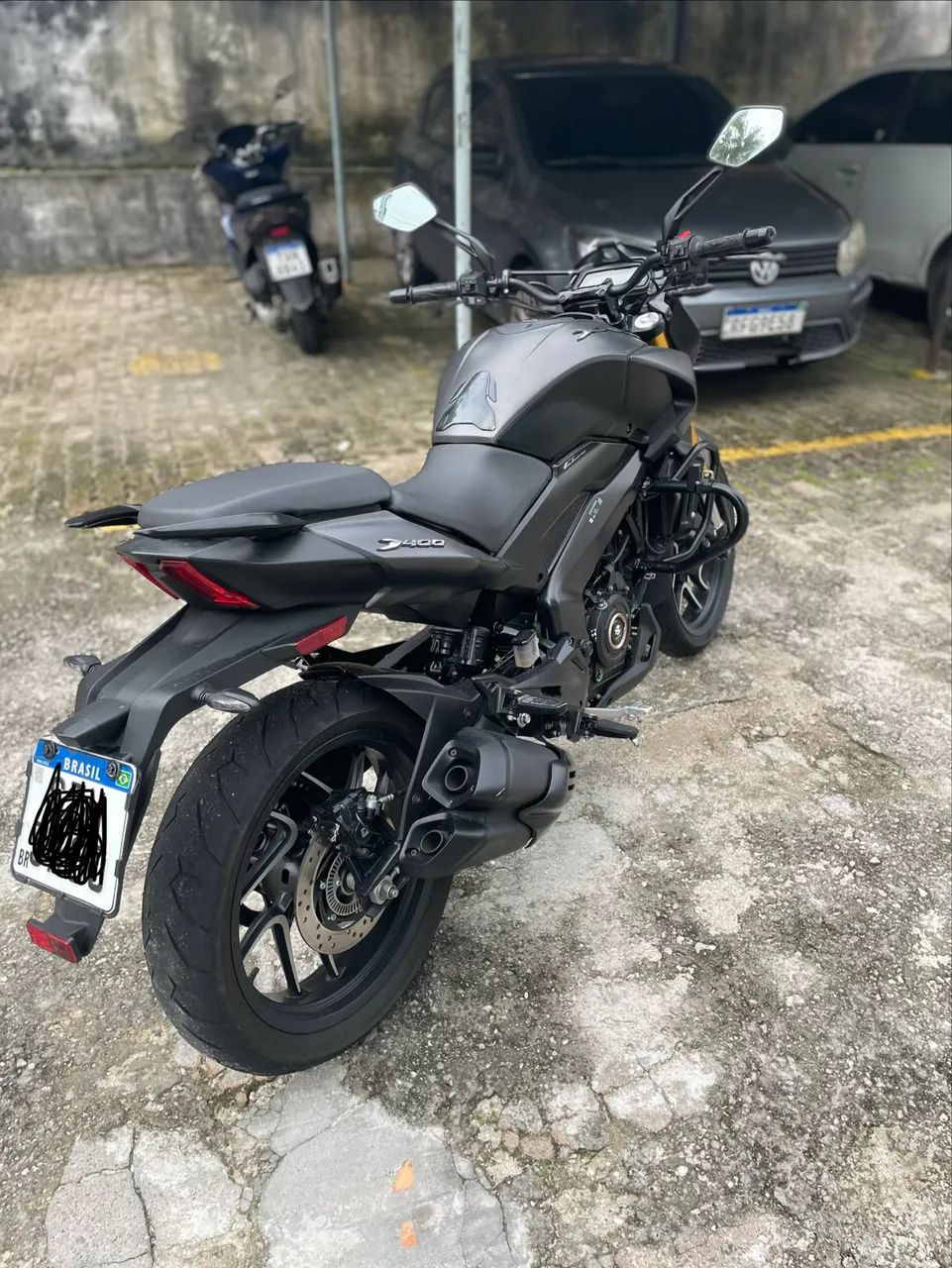 Dominar 400