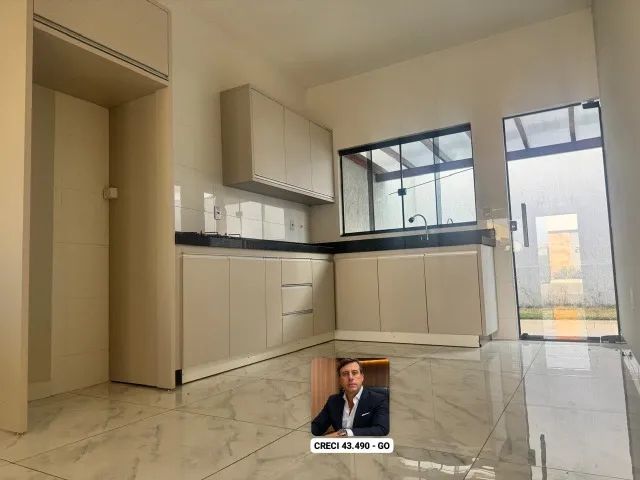 Linda casa com armários e suíte em condomínio - Foto 3