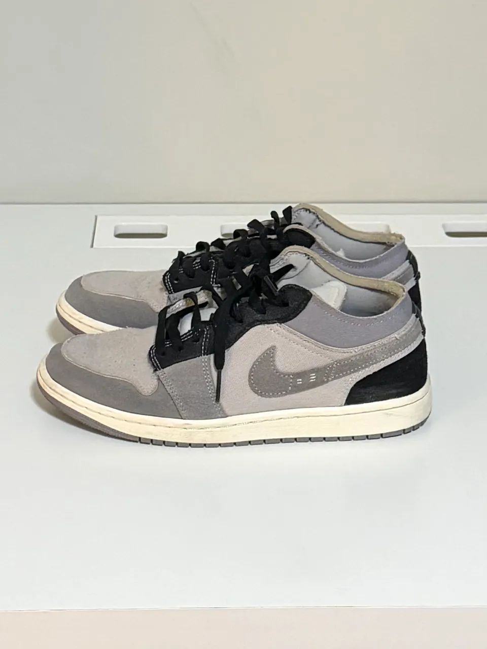 Tênis Nike Jordan 1 Cinza 40 - Foto 2