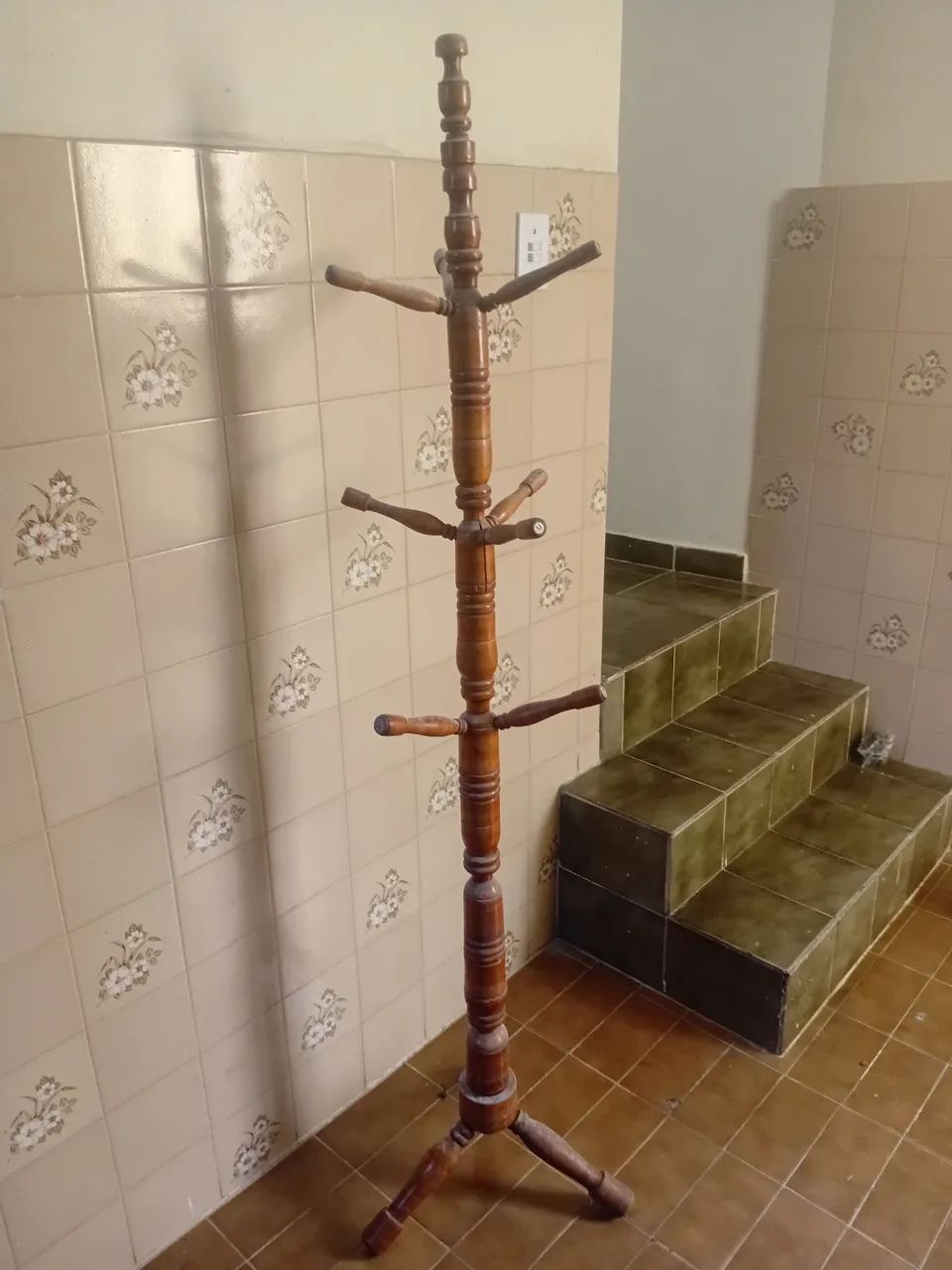 Vendo Cabideiro de Madeira - Foto 3
