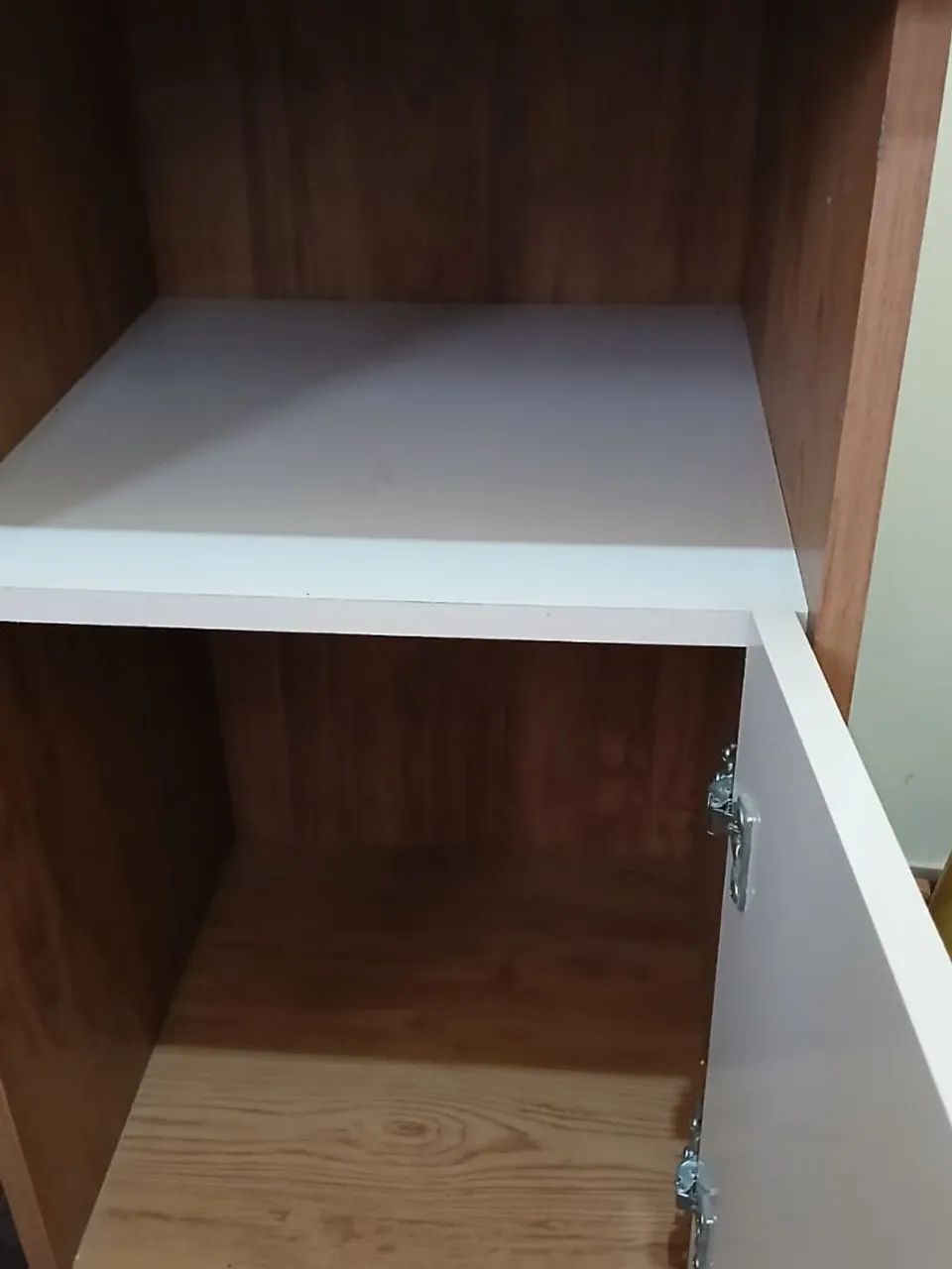 Escrivaninha de canto
