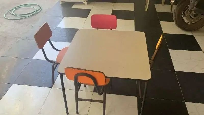 Mesa e cadeira infantil 