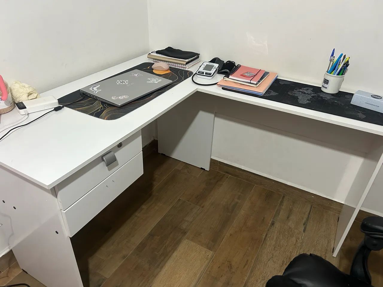 Escrivaninha / mesa de escritório 