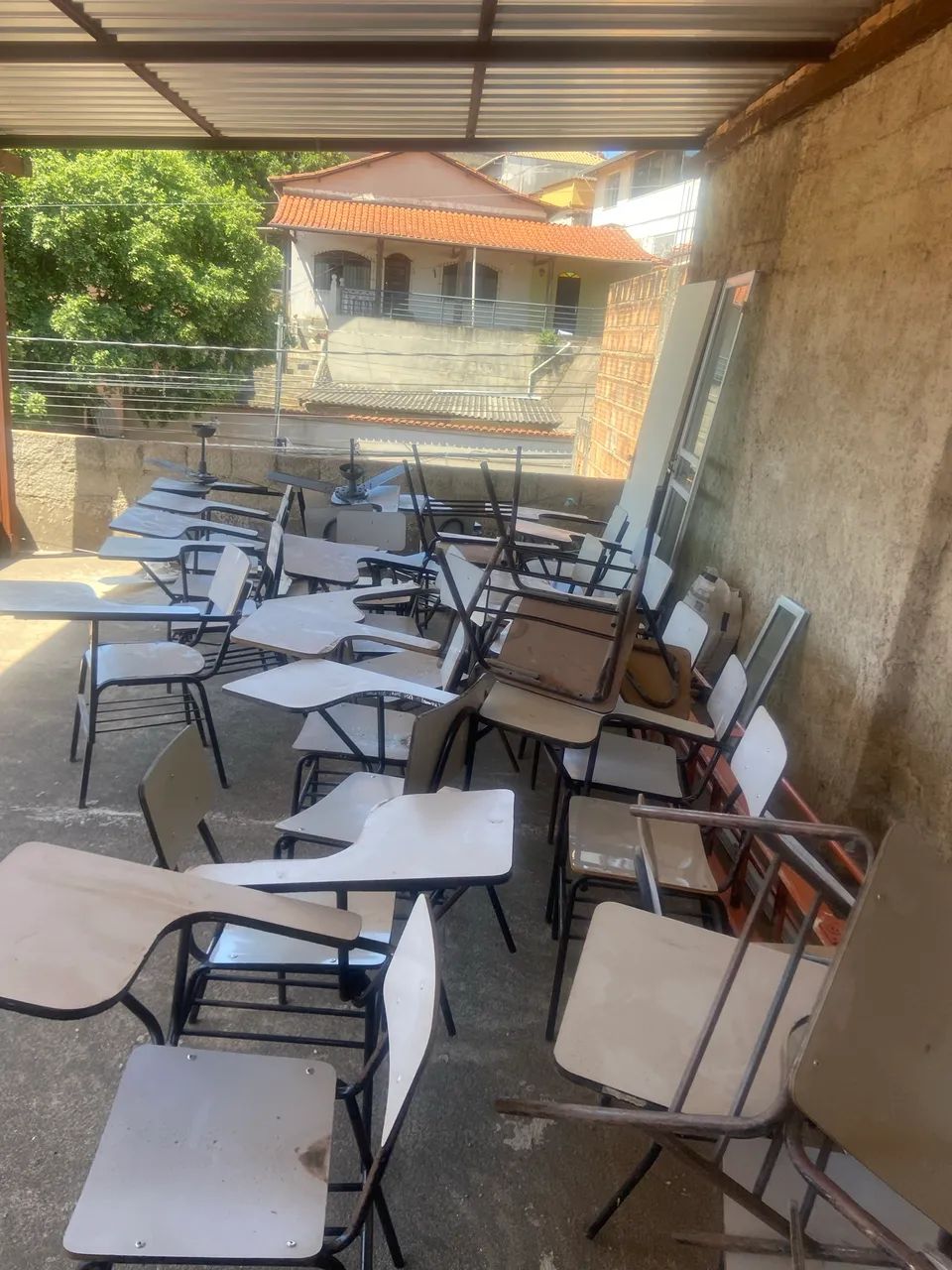 Cadeira universitário usada - Foto 2