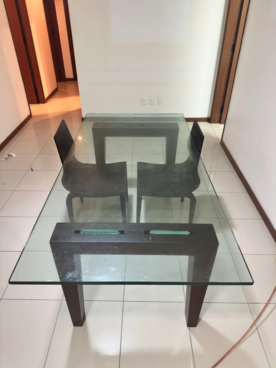 High-End Glass-Top Table65581378835714121