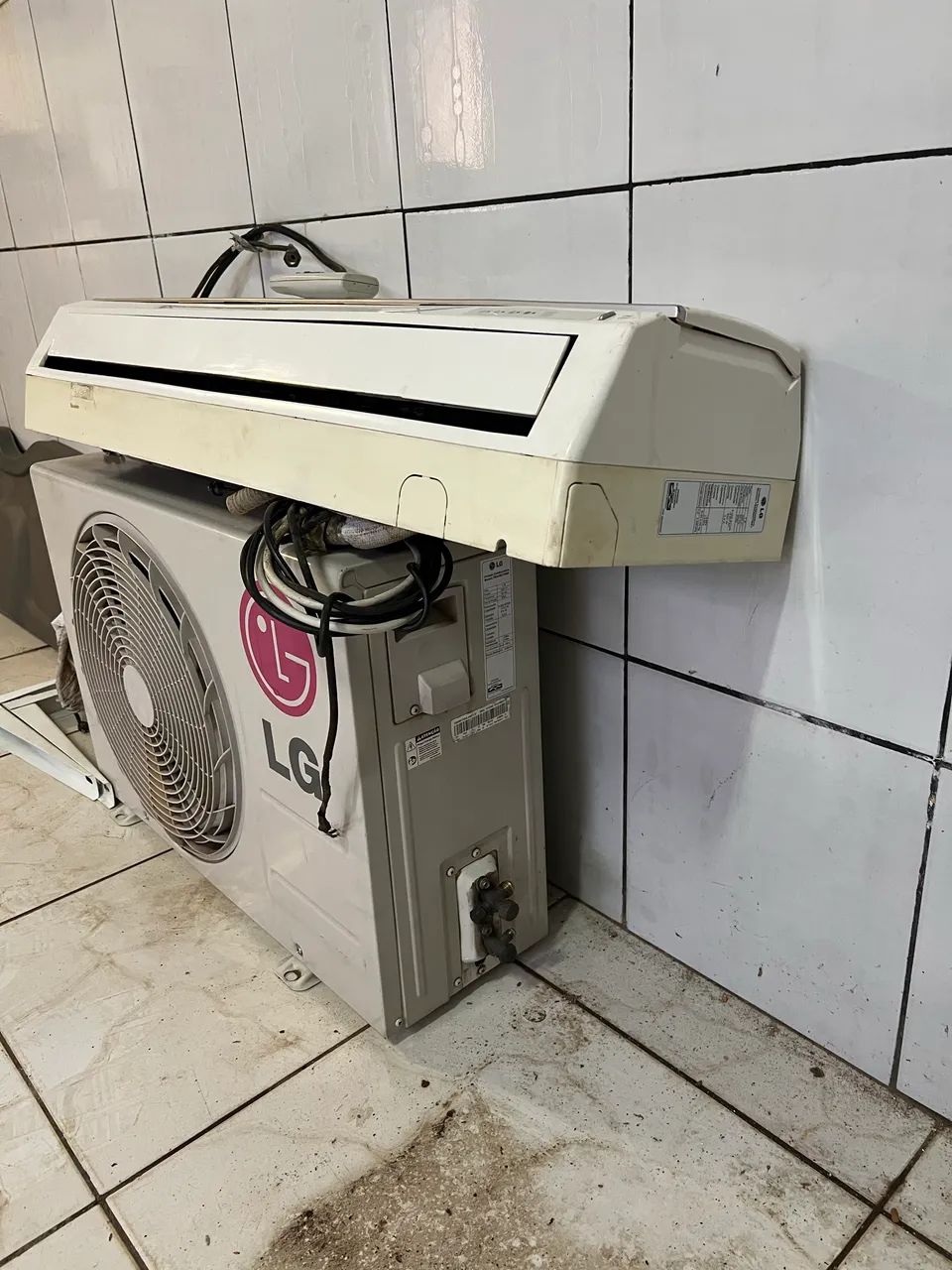 Vendo ar condicionado 9000 bttus com defeito  - Foto 5
