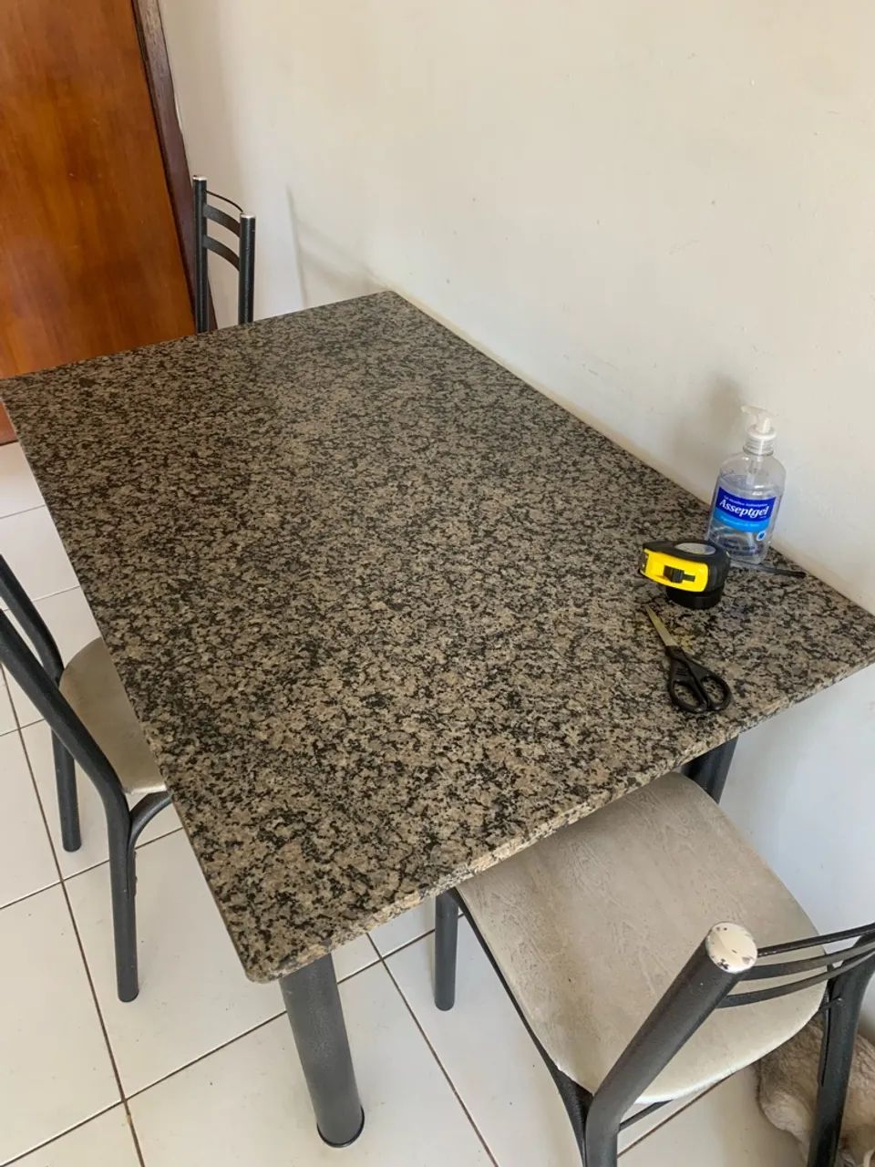 Mesa de granito com 4 cadeiras - Foto 2