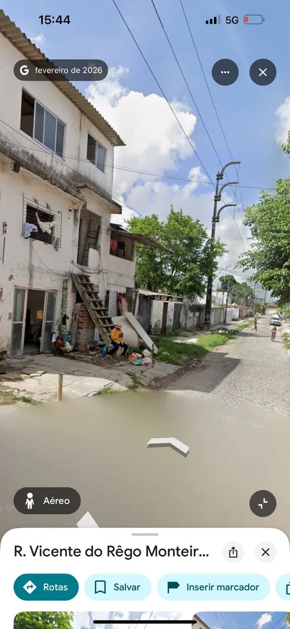 Vende-se casa no Cordeiro 