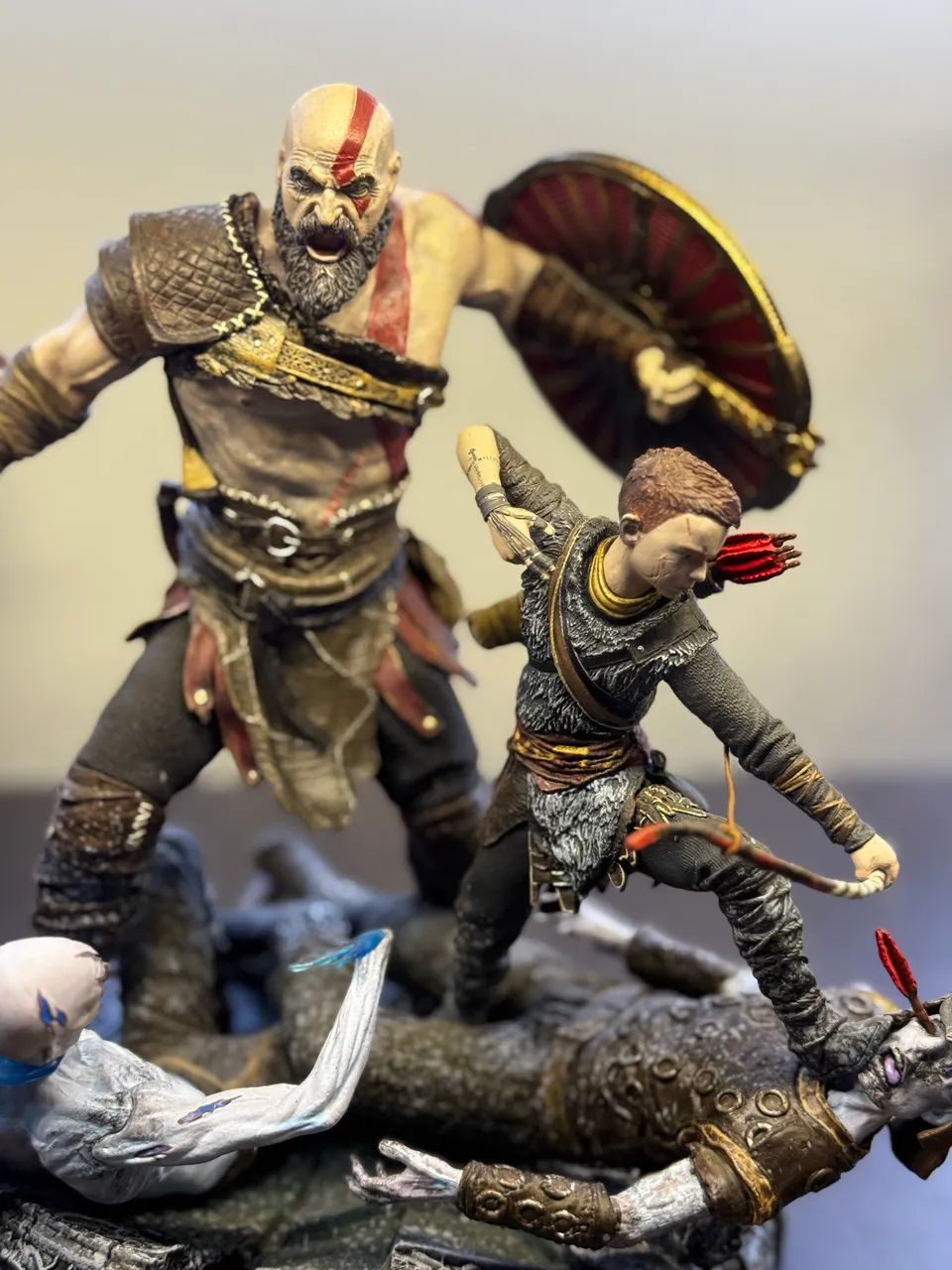 Estátua god of war ragnarok - Foto 3