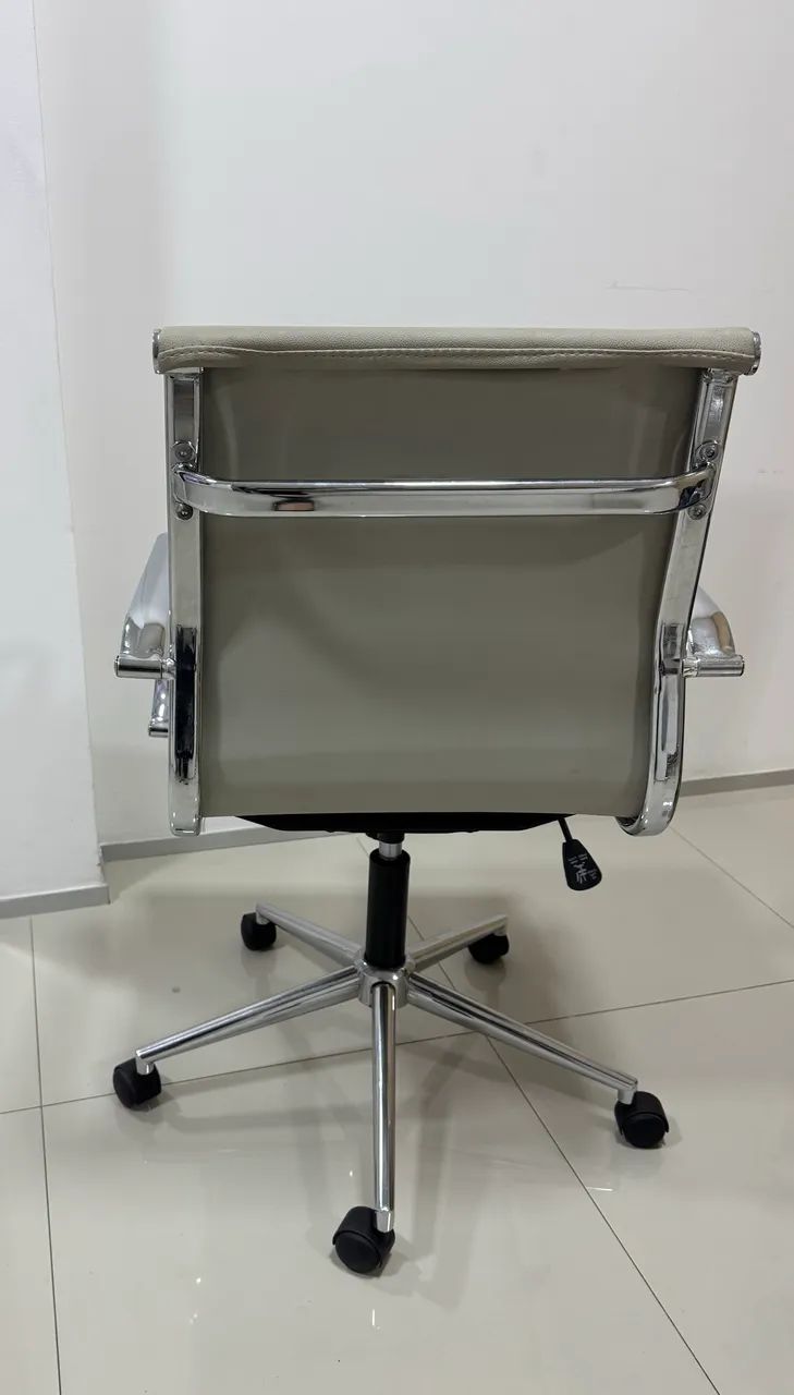 Cadeira de couro  - Foto 3