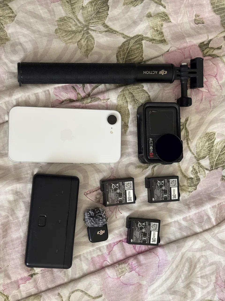 Só TROCO iPhone 16e + DJI Action 5 Pro combo adventure com DJI Mic
