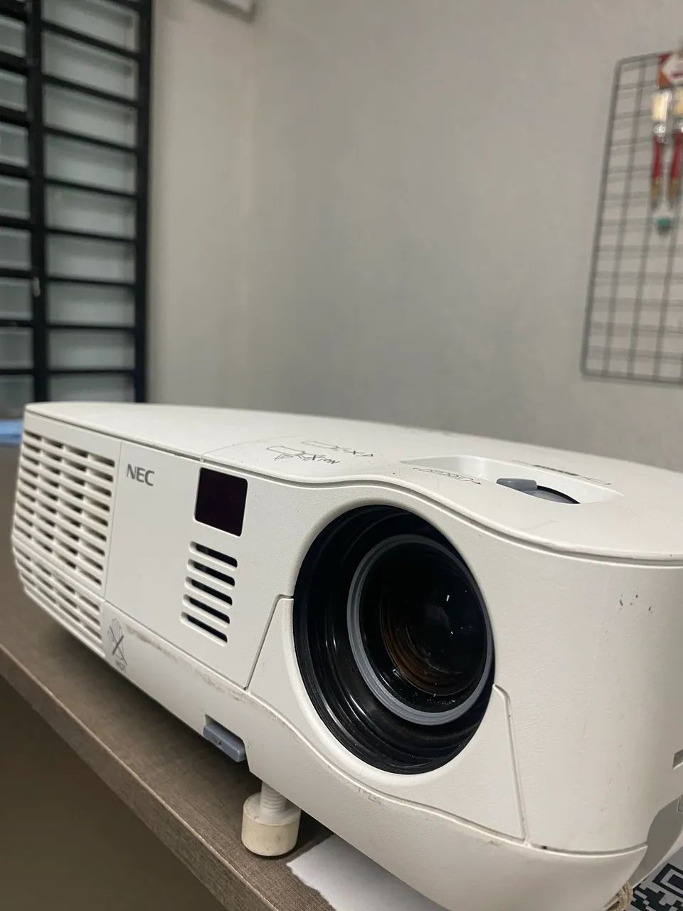 Projetor com conexão HDMI - NEC - TOP