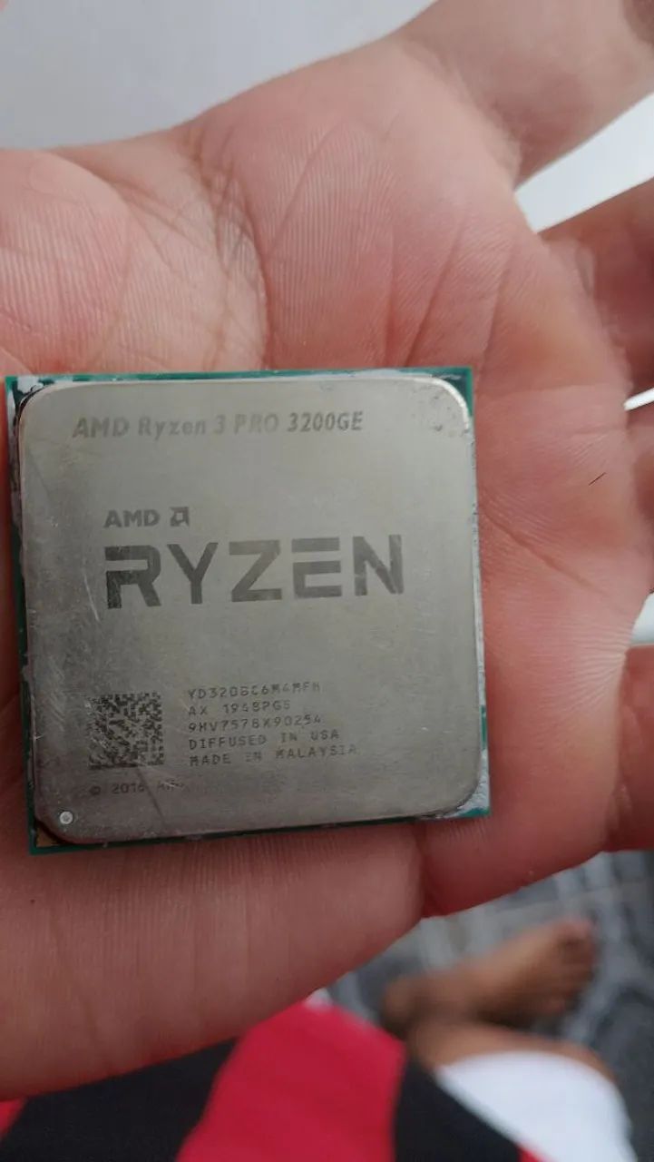 AMD Ryzen 3 PRO 3200GE - Foto 2