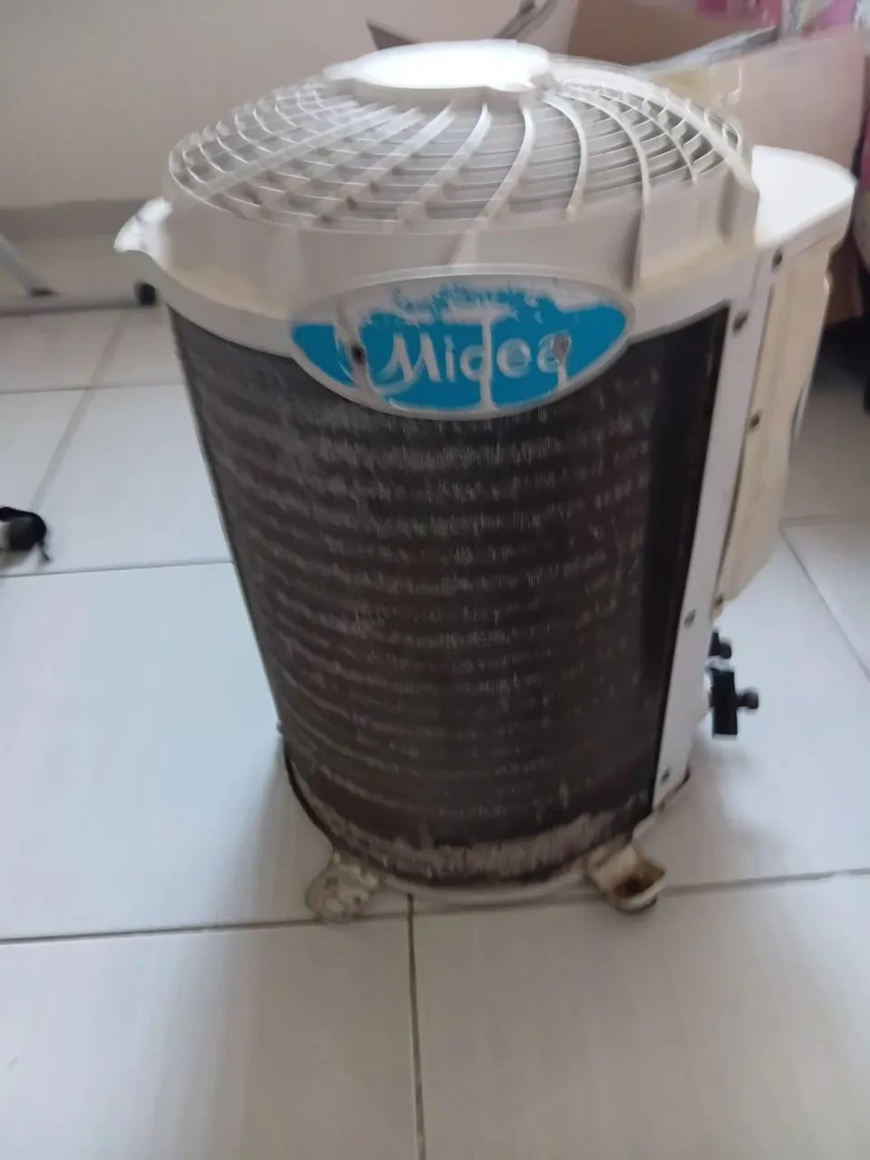 Ar, condicionado Midea. Funcionando perfeitamente. 10.000 btu.  - Foto 2