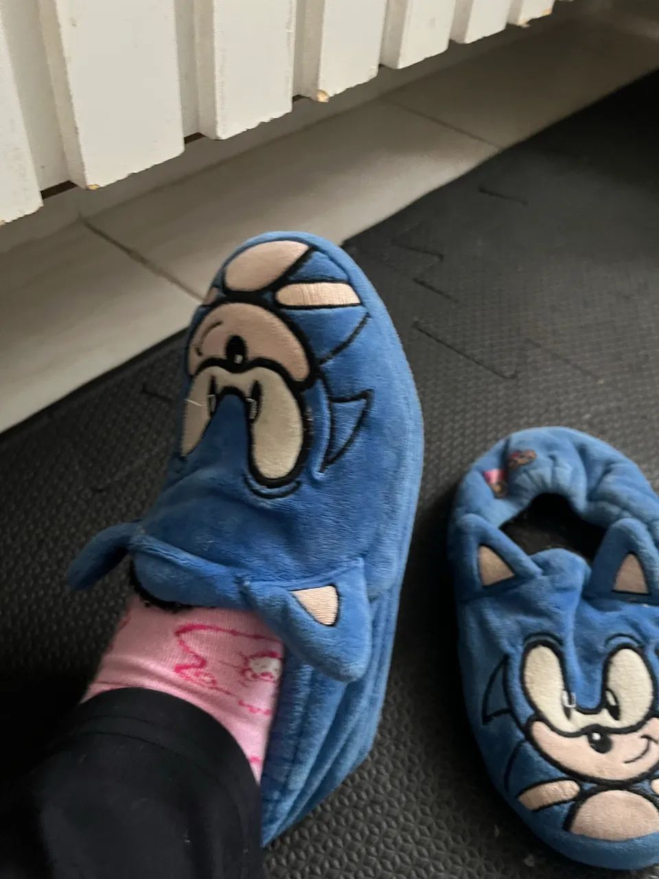 Macacão fleece sonic com capuz + pantufa e luva