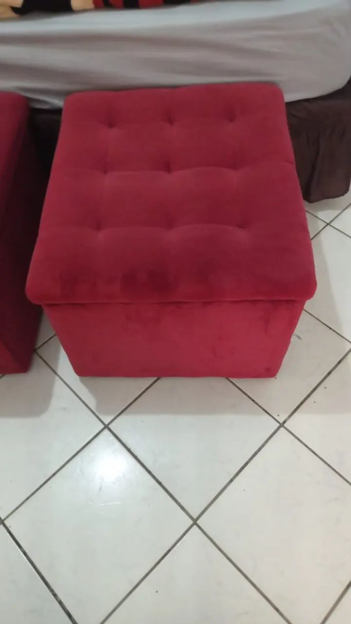 puff capitonê de veludo R$80,00 cada