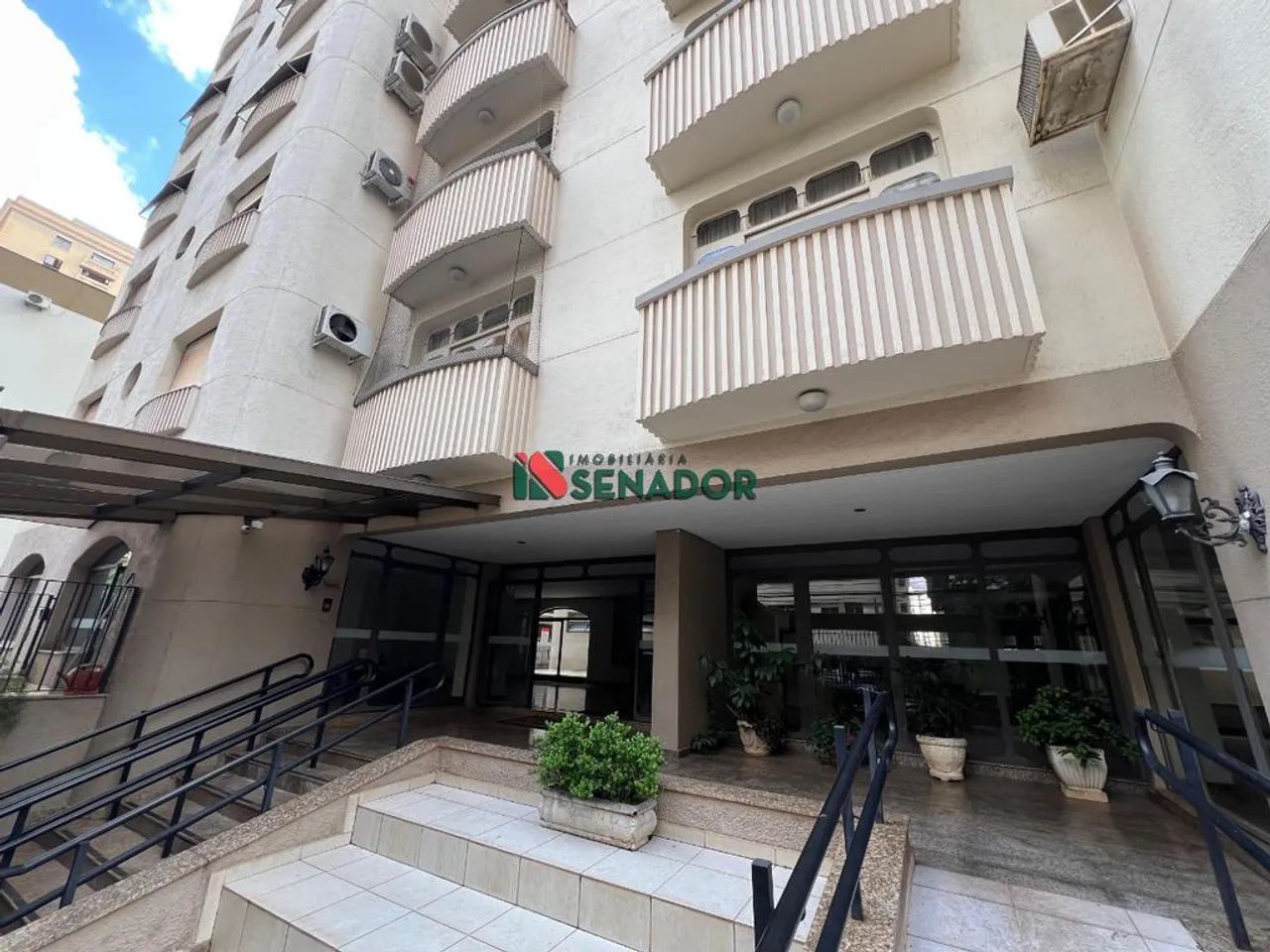 Apartamento para alugar em Londrina, Centro, com 3 quartos, com 147.79 m², EDIFÍCIO DOM JO - Foto 2