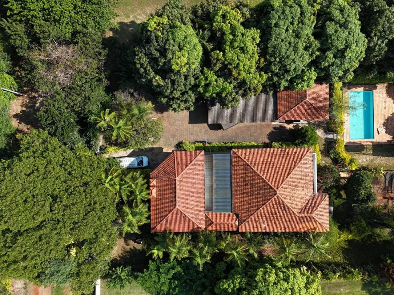 Chácara à venda em Maringá, Gleba Ribeirão Morangueiro, com 5 quartos, com 10000 m² - Foto 4