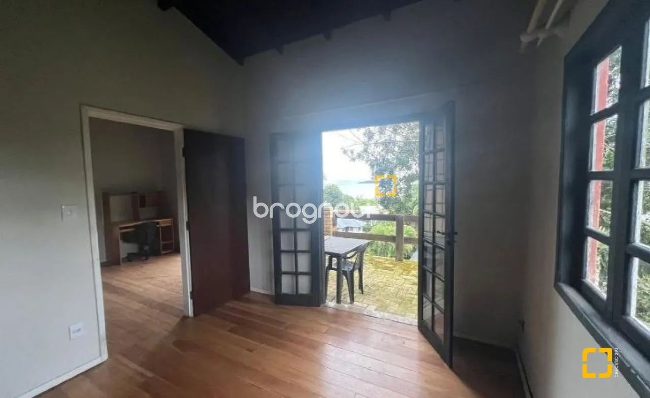 BROGNOLI VENDE- Casa com vista mar em Sambaqui - Foto 2