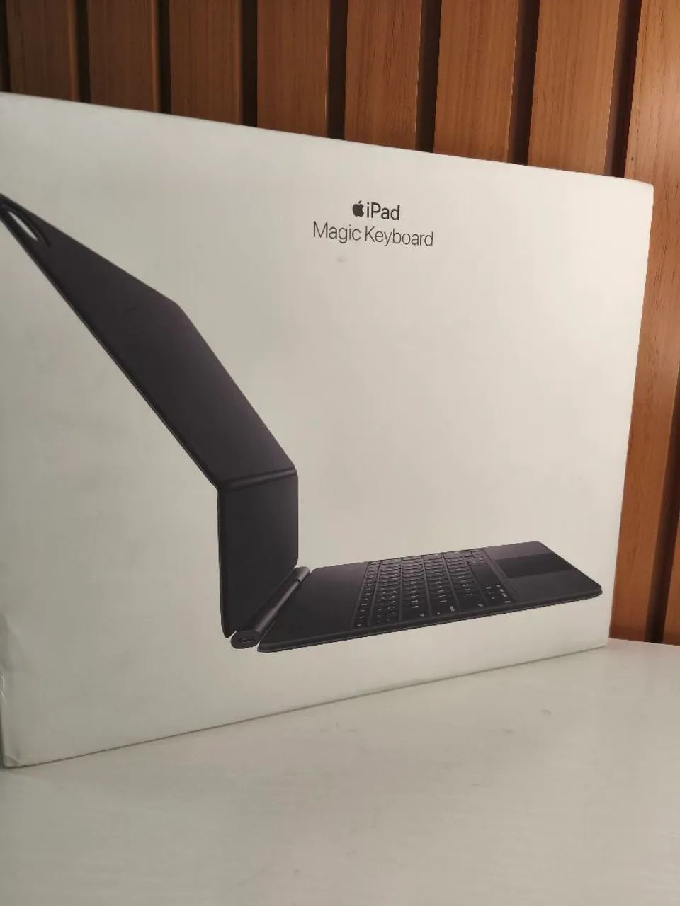 Teclado Apple Magic Keyboard iPad Air M4 13 polegadas