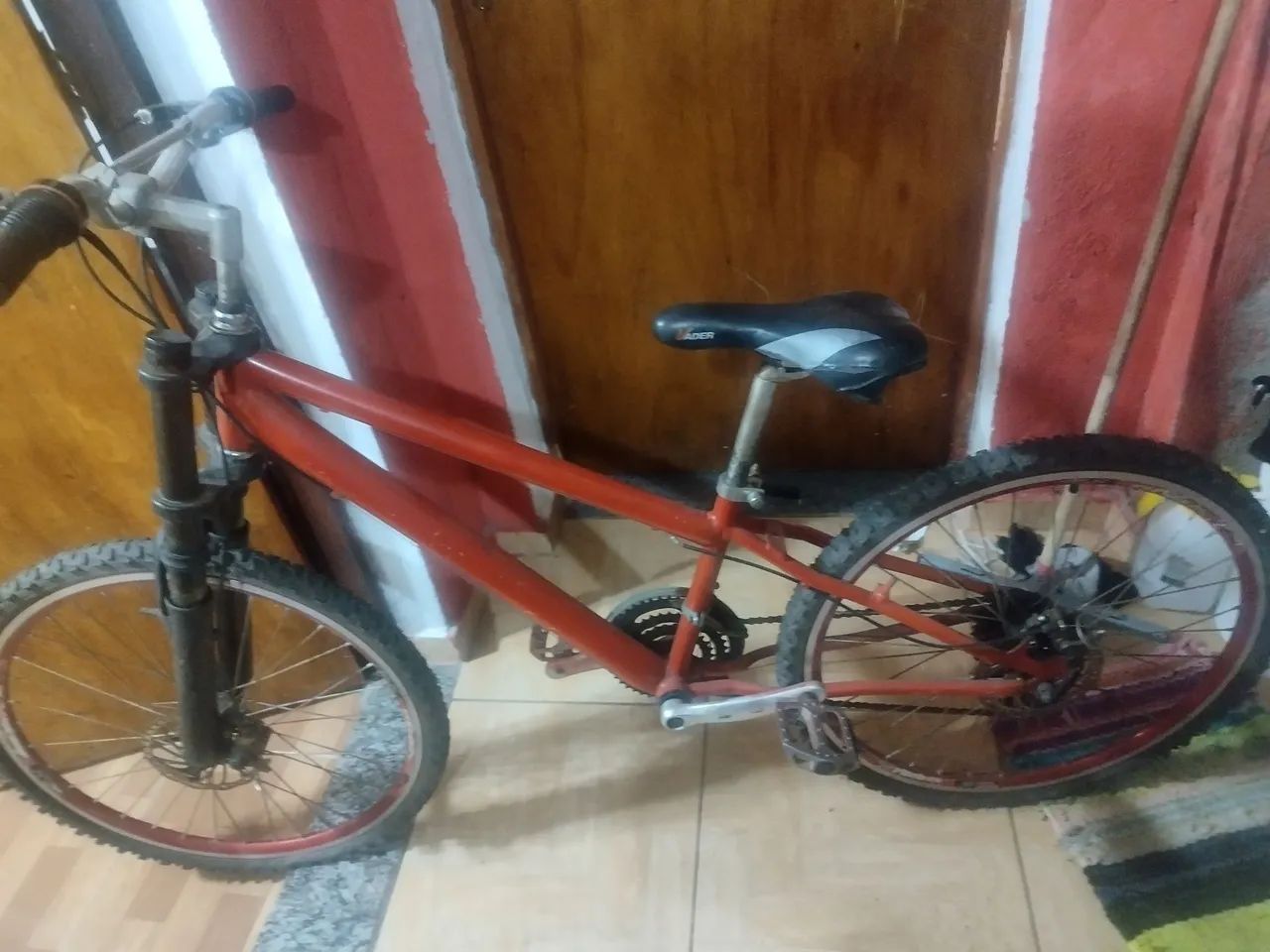 Bicicleta aro 26 com freio a disco vendo ou troco  - Foto 2