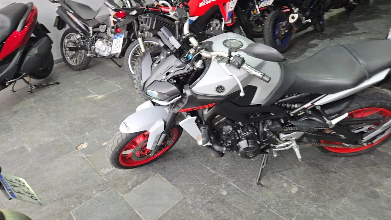 Yamaha MT-09 - Foto 2