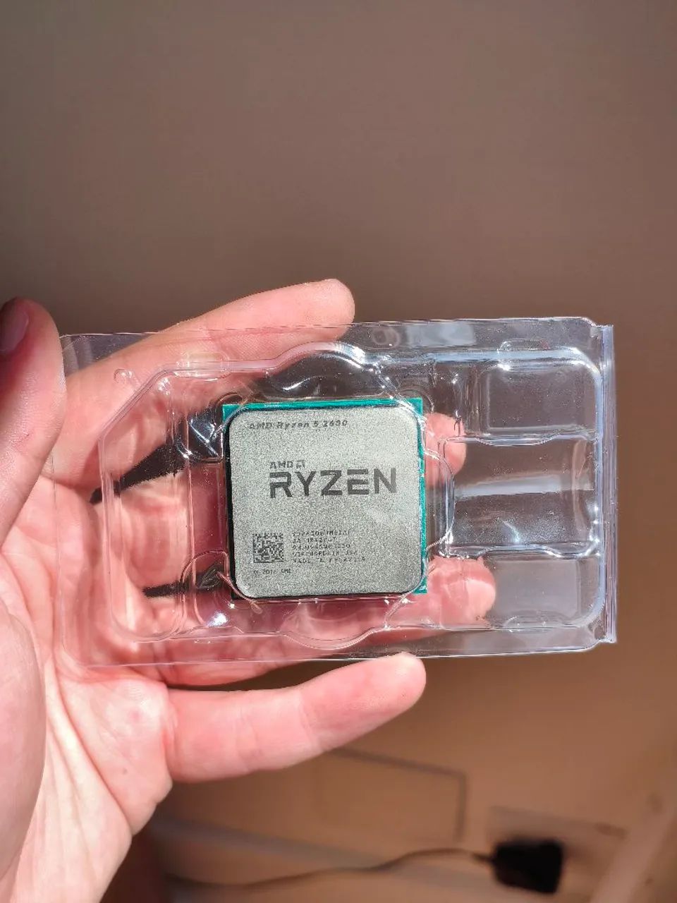 Processador AMD Ryzen 5 2600 + Cooler Wraith Stealth - Na caixa - Foto 2