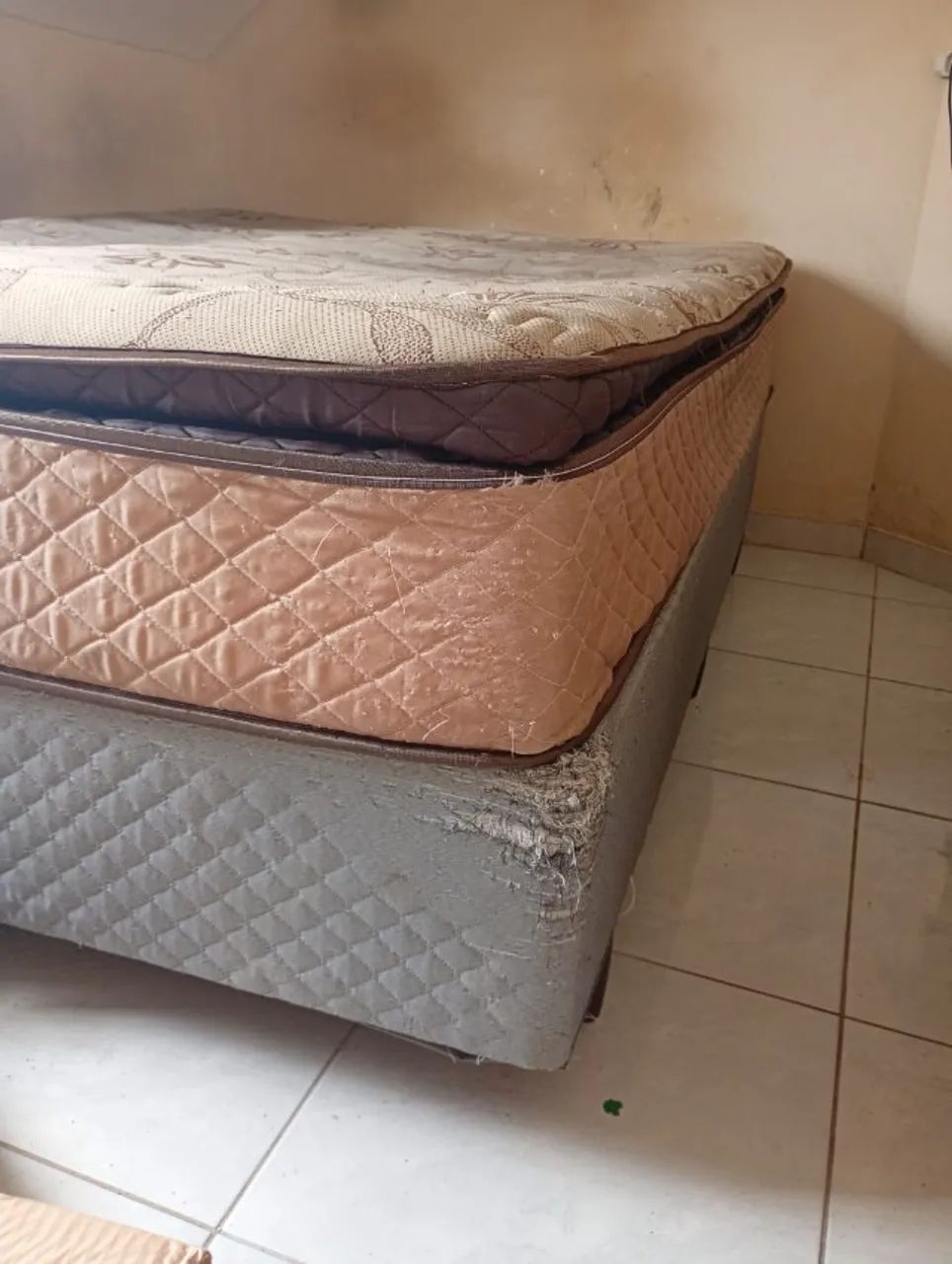 Cama com box