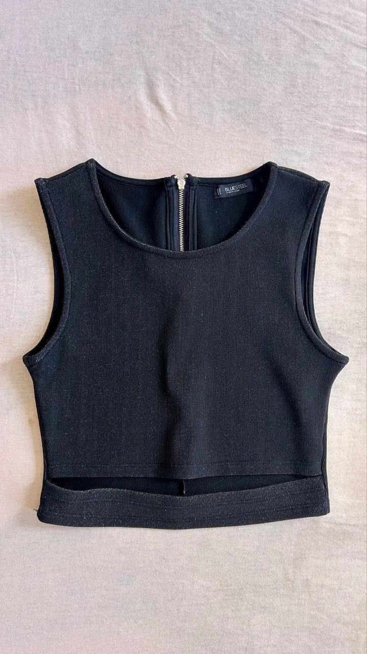 Cropped Milena Preto - Regata Estruturada