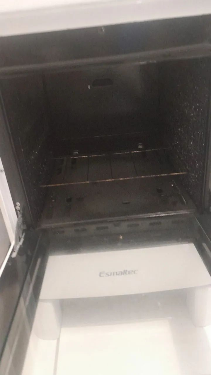 Vendo fogão de 4 bocas - Foto 2