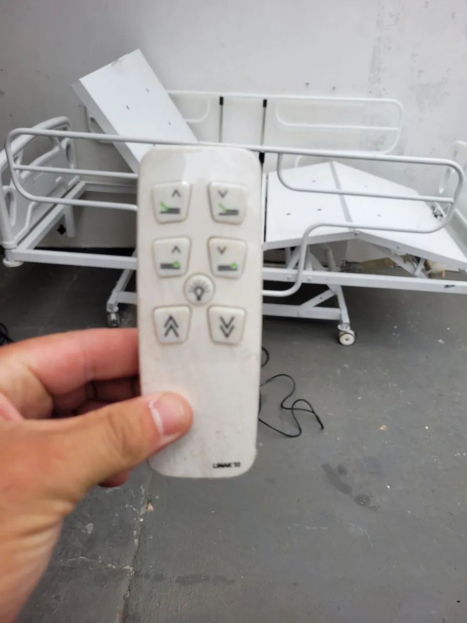 Cama hospitalar elétrica sem elevação  - Foto 2