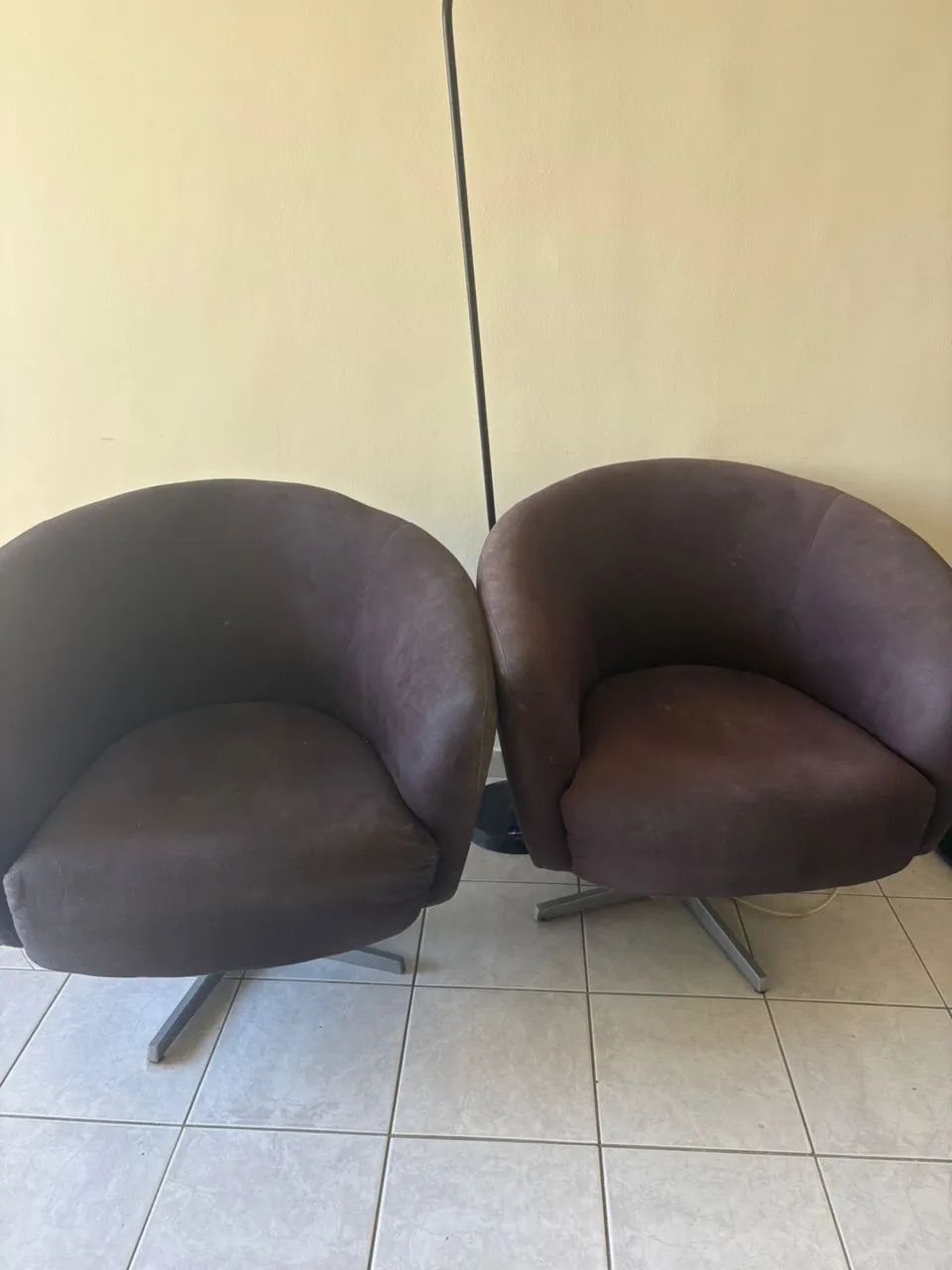 VENDA - POLTRONA GIRATÓRIA + SOFÁ CAMA BARATOS  - Foto 2