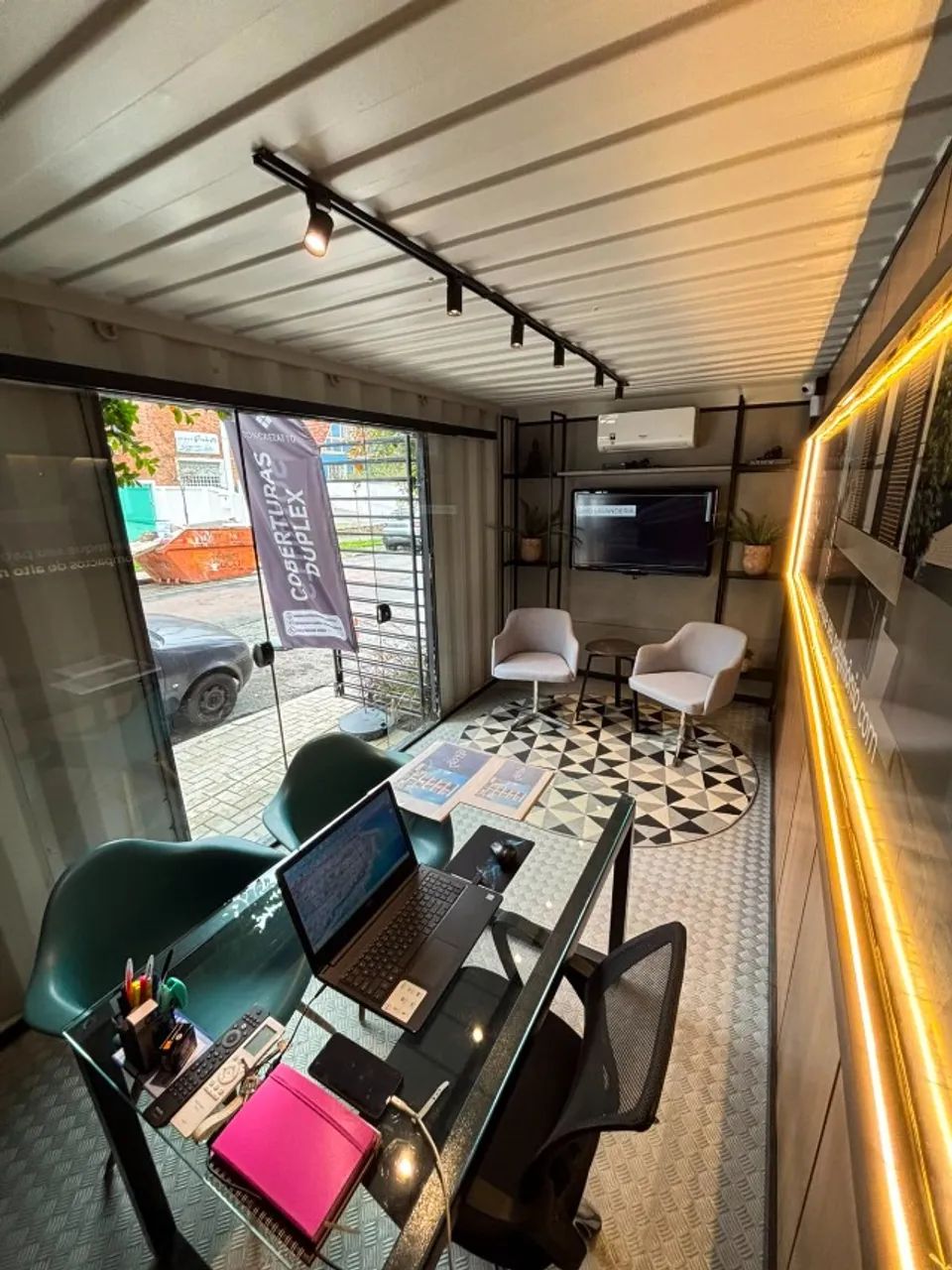 Escritório Container Mobiliado e Climatizado - Para Locação - Foto 5