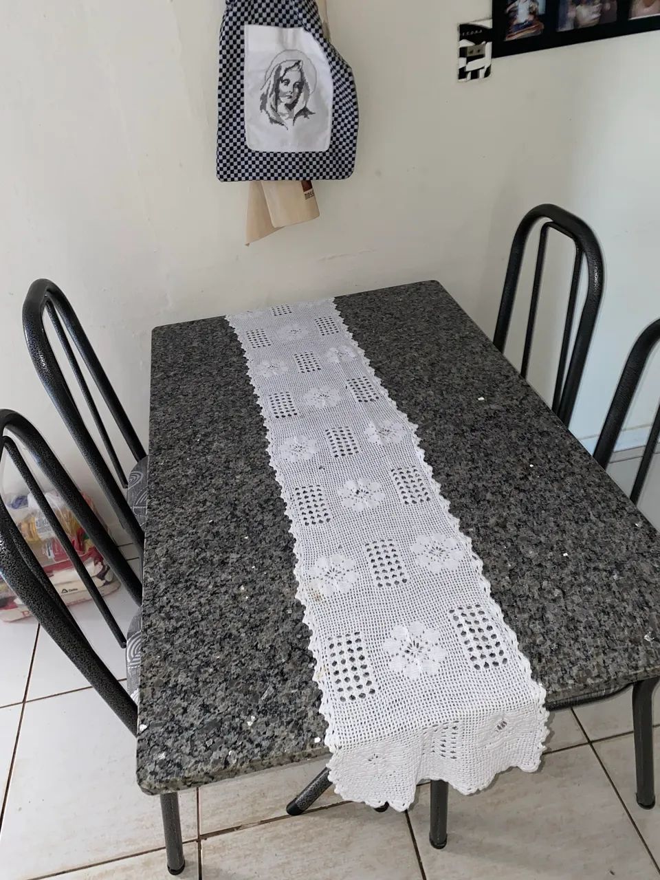 Mesa 4 cadeiras 500 reais  - Foto 4