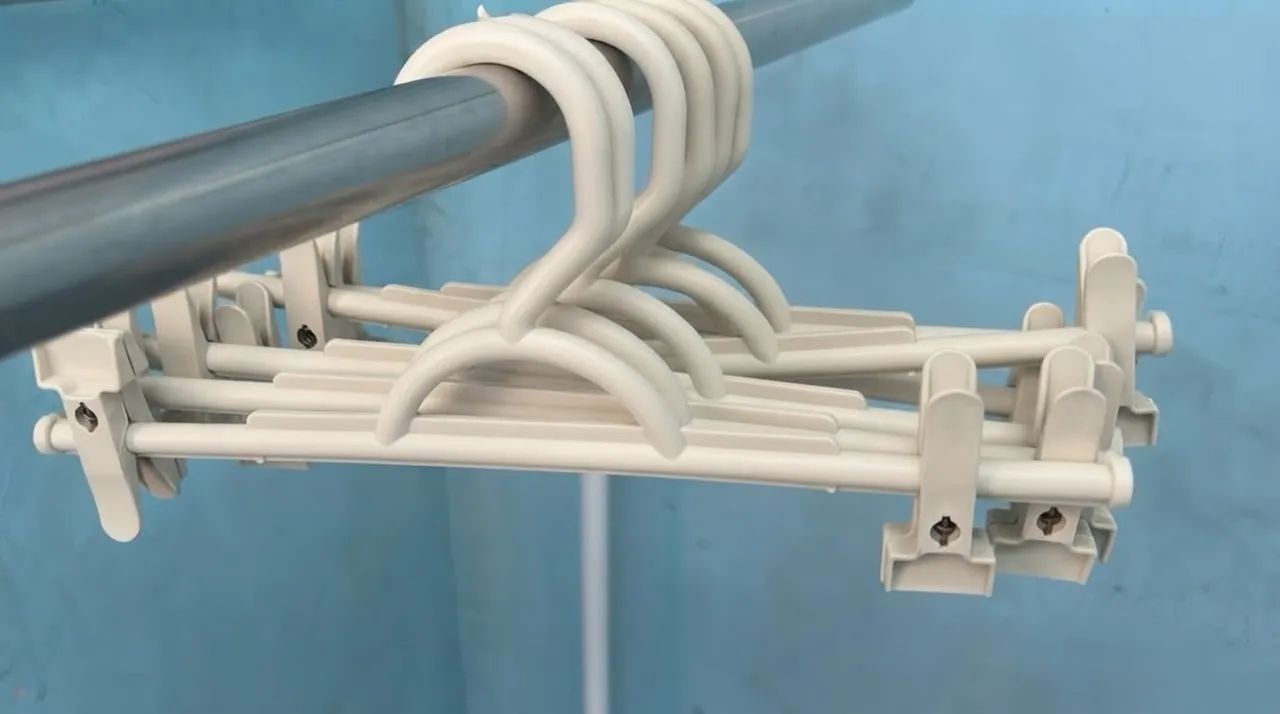 Cabides Plasticos com Presilha para Saia e Calca