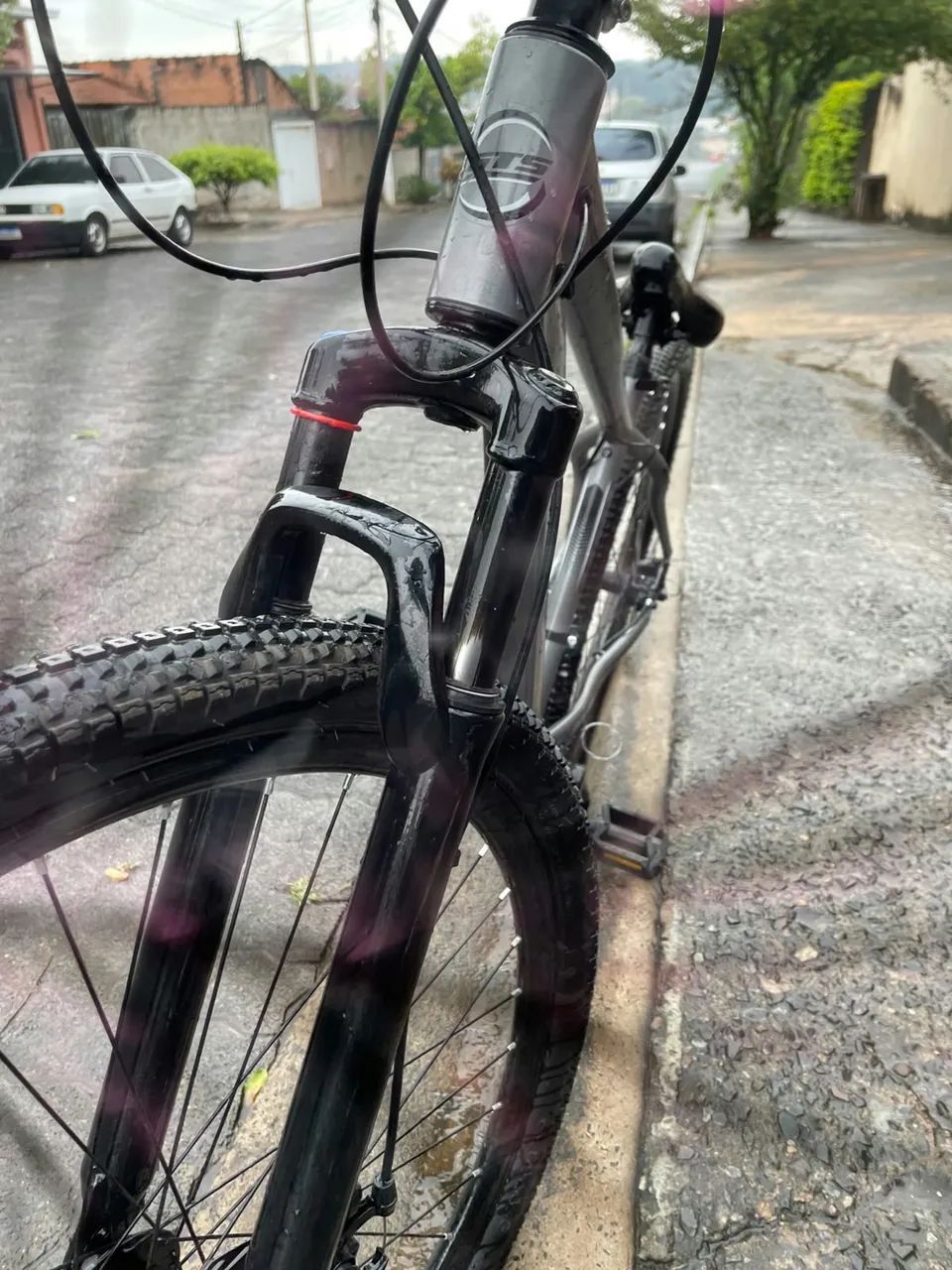 Vende-se Bicicleta semi nova, aro 29  - Foto 5
