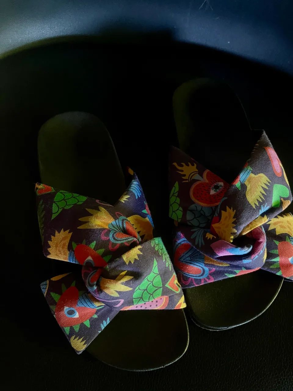 Sandália estampada tamanho 34 - Foto 4