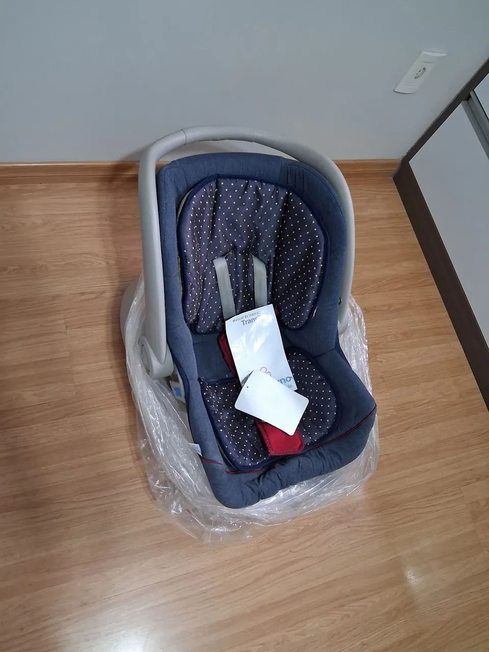 Vende - se bebê conforto com base. - Foto 3