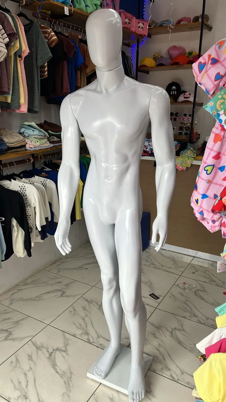 VENDO MANEQUIM MASCULINO BOMBADO